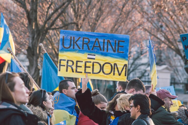 Německo a Francie vyhostí desítky ruských diplomatů